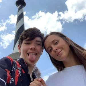 Meet your Posher, Lee